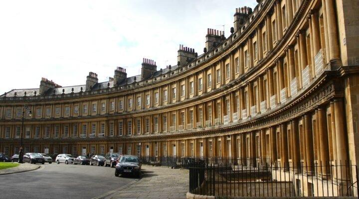 Heathrow to Bath Private Transfer and Taxi Service