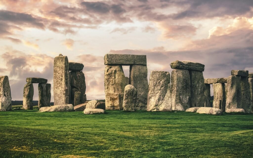 Heathrow Airport to Stonehenge transfers