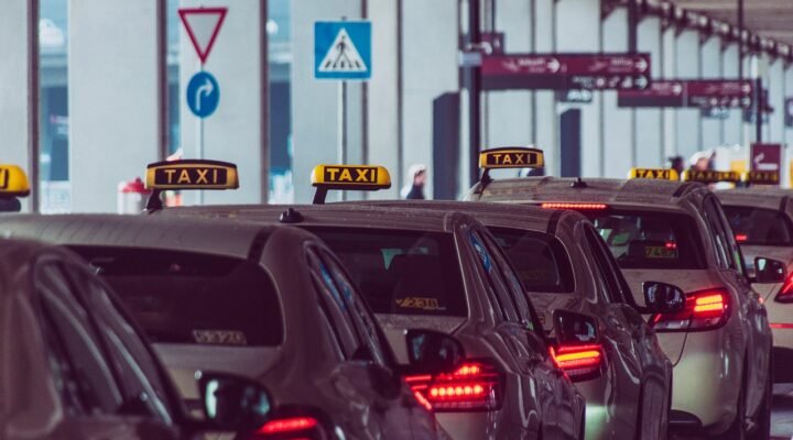 Pre-book your airport transfer. taxi, cabs, airport, taxi cabs, transportation, automobiles, city, vehicles, taxi, taxi, taxi, taxi, taxi, Online booking of Heathrow Airport Taxi