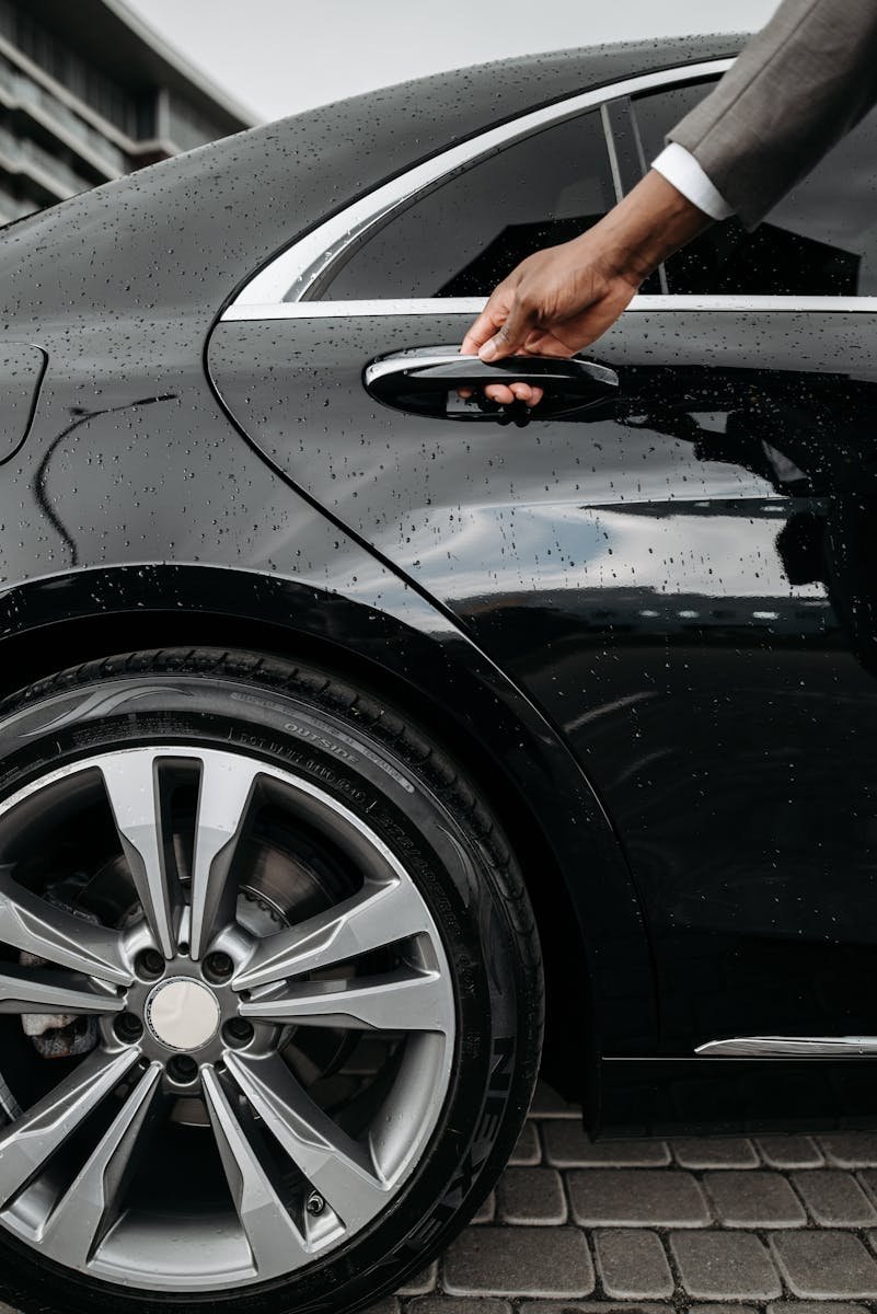 Cab from Heathrow to Oxford: The Best Way to Travel in Comfort and Style 1 Cab from Heathrow to Oxford